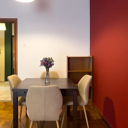 Homevision - Chic In The